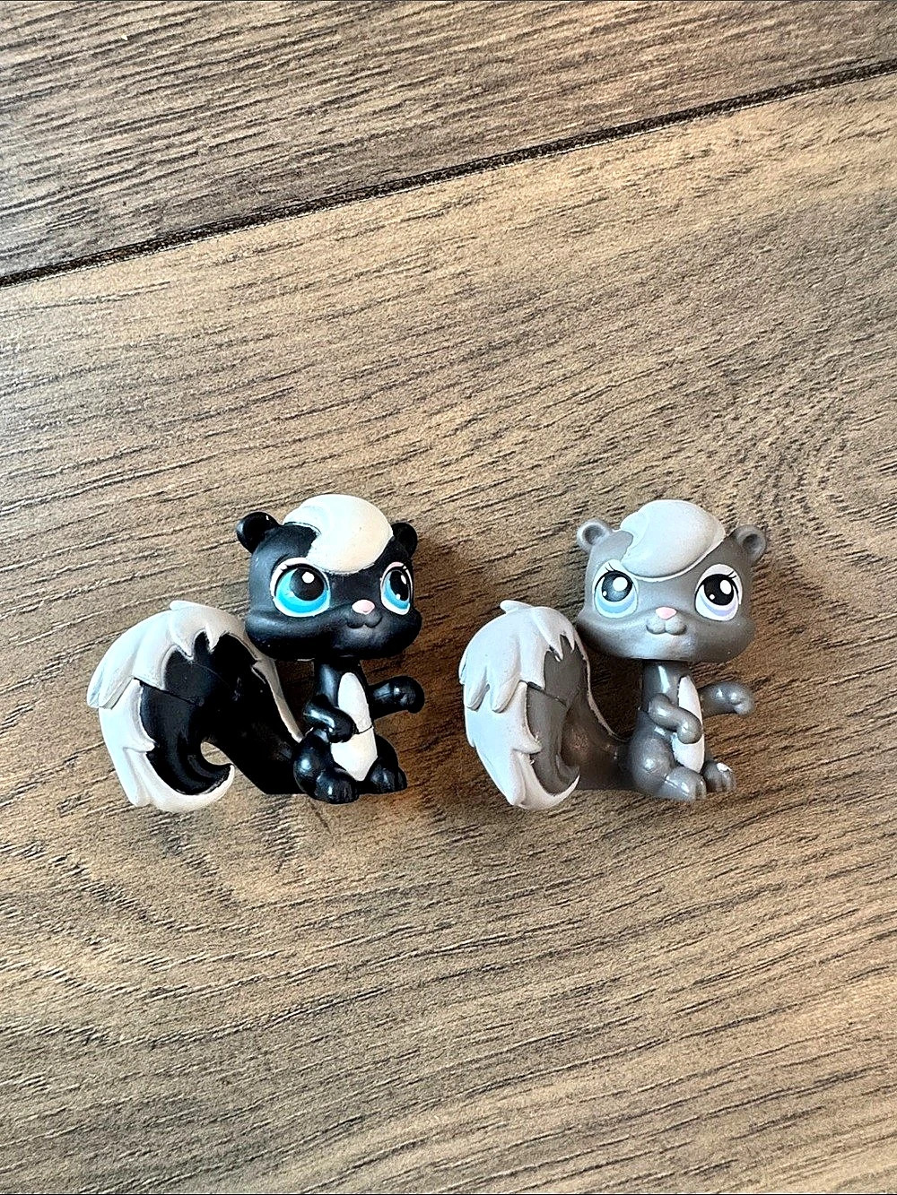 Hasbro Littlest Pet Shop Skunk #85 Skunk Figures Black & Gray